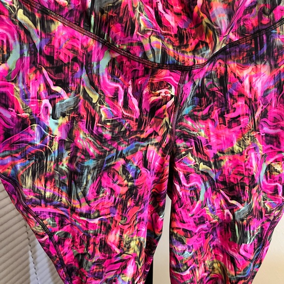 LULULEMON BASE PACE NWT AUTHENTIC HIGH RISE RUNNING NULUX FABRIC TIGHT. - Picture 7 of 17